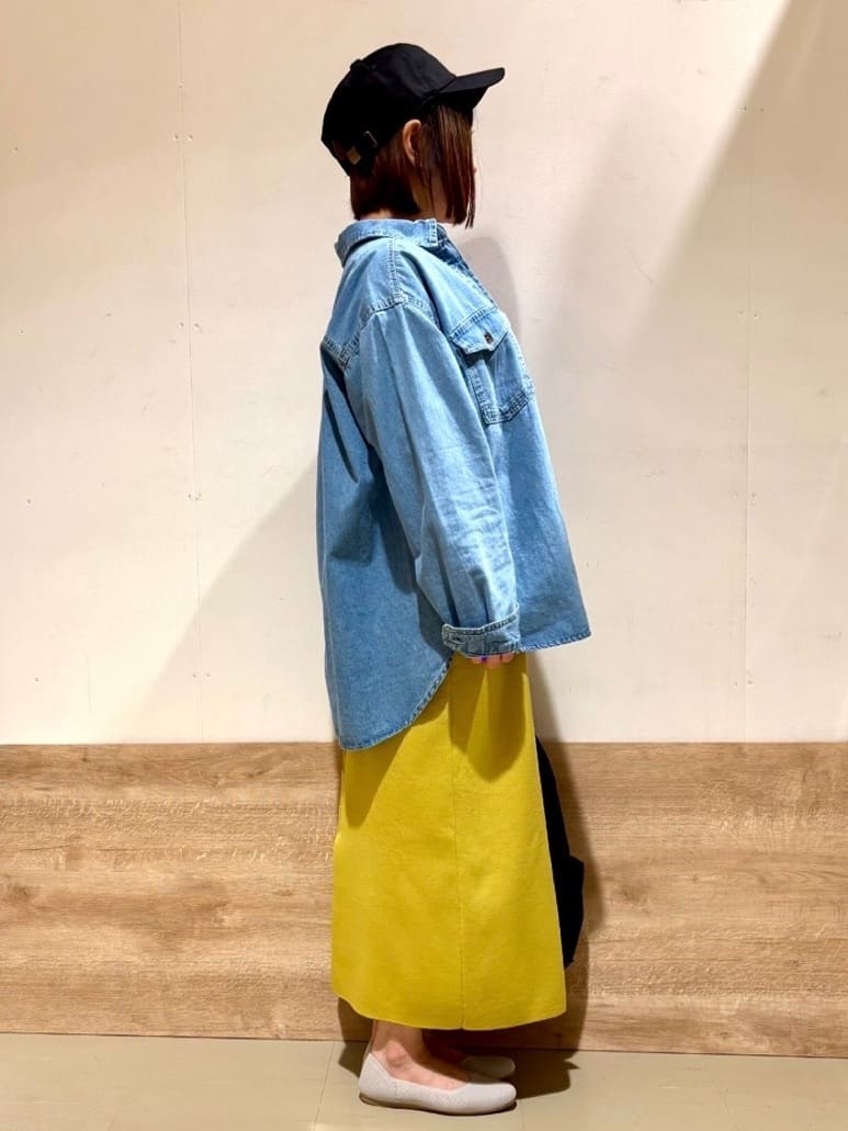 すずさんの「SHOO･LA･RUE｜◆【洗える/S-LL】大人のこなれコーデに やわらかデニムシャツ」を使ったコーディネート