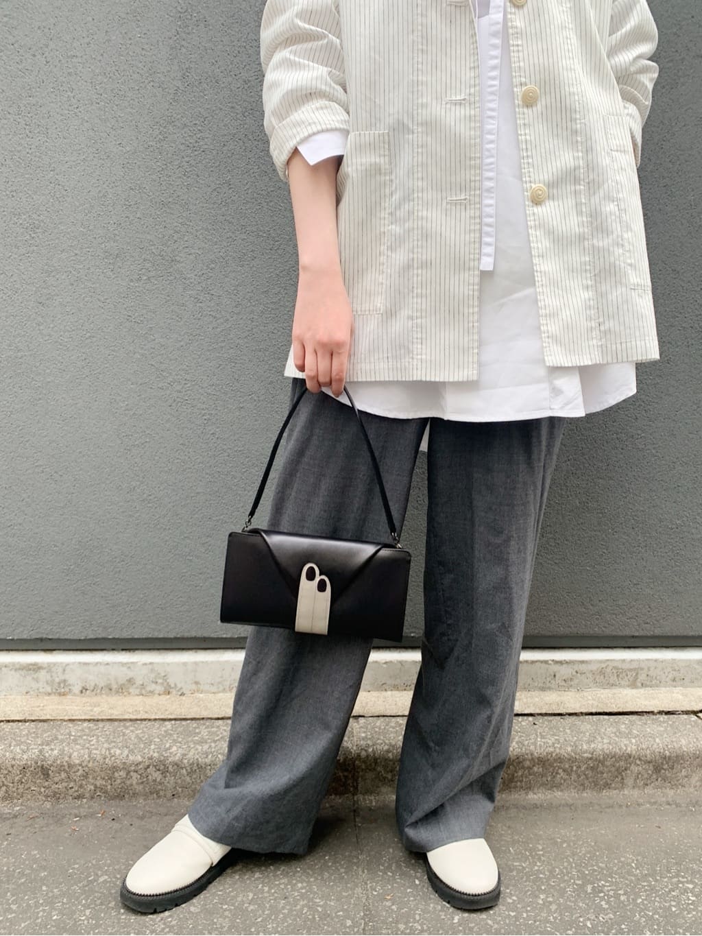 Iさんの「HIROKO HAYASHI｜LEO NECESSARIO（レオ ネチェサリオ）ショルダー付き長財布」を使ったコーディネート