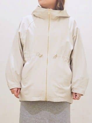 okayuさんの「THE SHOP TK｜◆【撥水】ウエストドロストマウンテンパーカ」を使ったコーディネート