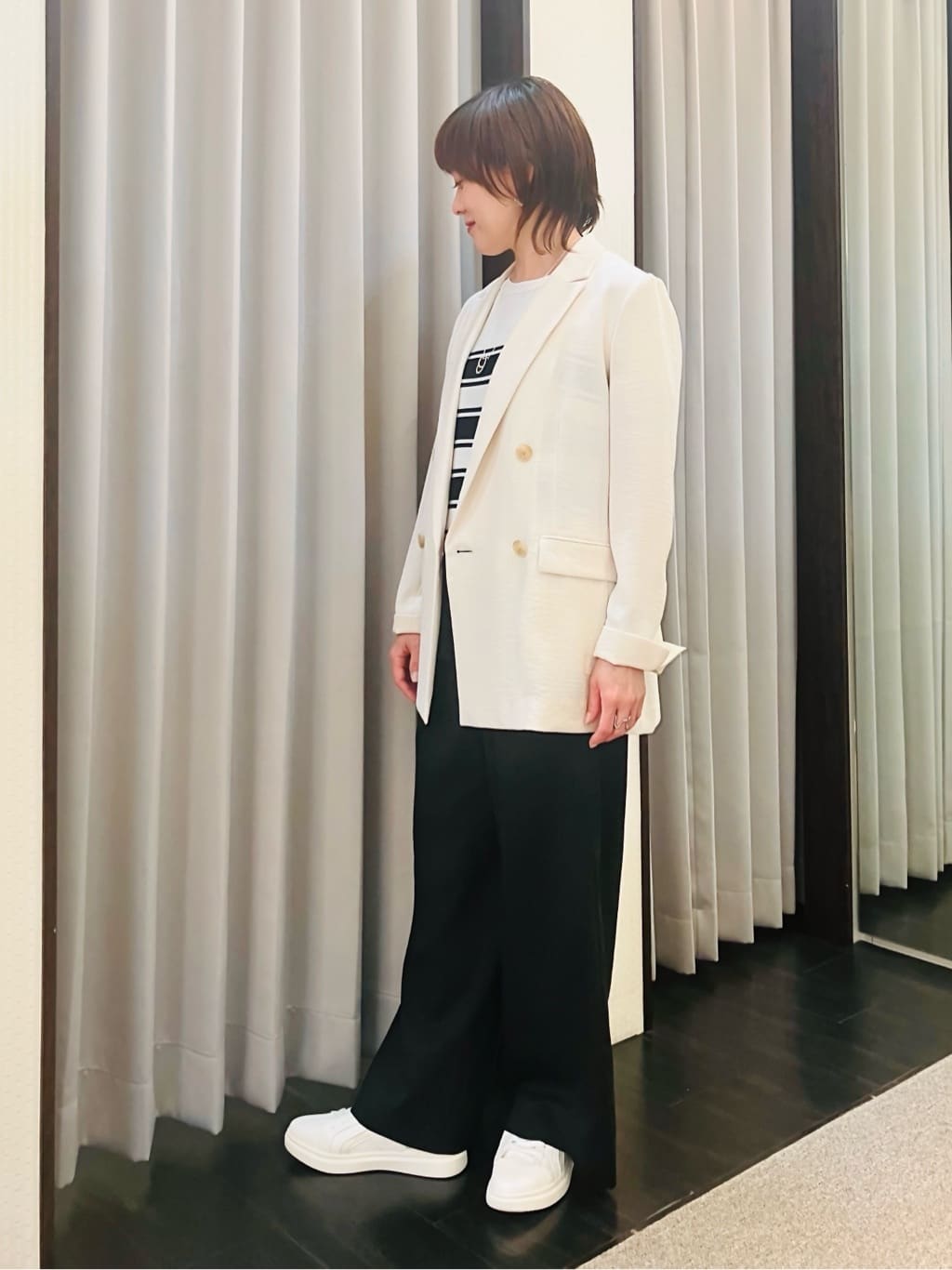 YUKIさんの「INDIVI｜【洗える／UVケア／SETUP可能】ドロストワイドパンツ」を使ったコーディネート