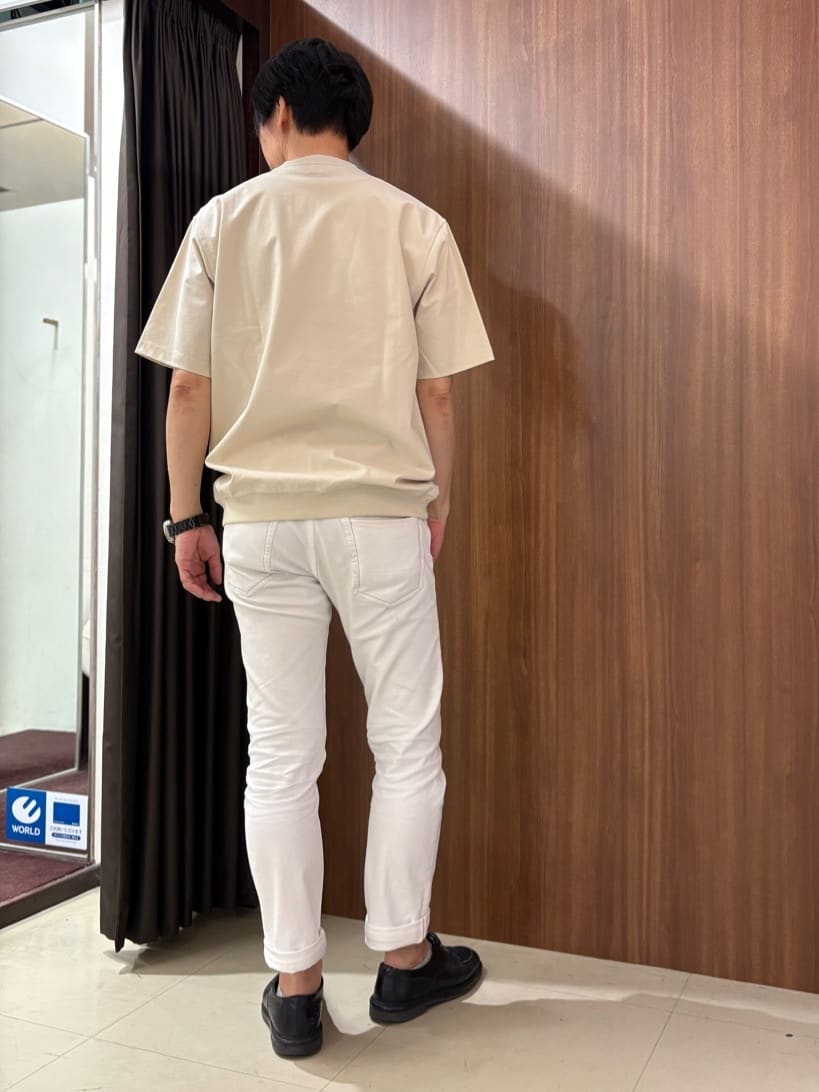 かたやまさんの「TAKEO KIKUCHI｜【抗菌防臭／5サイズ展開】ハイゲージポンチ Tシャツ」を使ったコーディネート