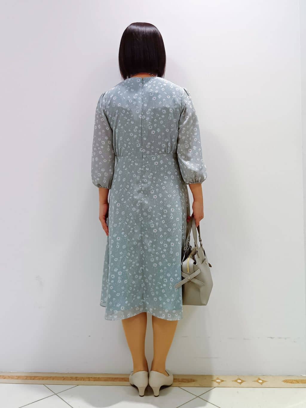 tomoさんの「Reflect｜◆【マシンウォッシュ可】フラワープリントワンピース」を使ったコーディネート