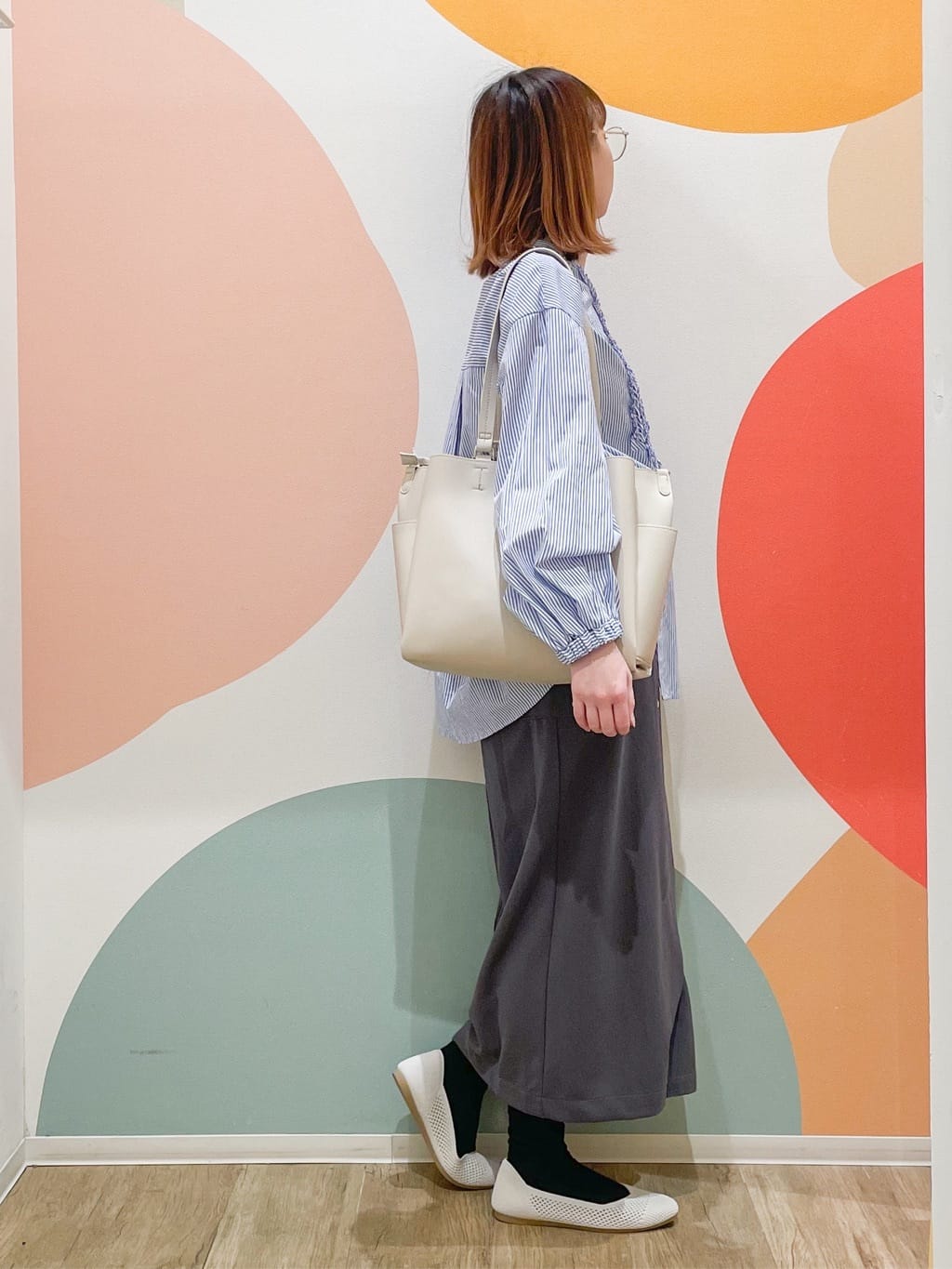 とまとさんの「SHOO･LA･RUE｜◆【洗える】透かし編みニットパンプス」を使ったコーディネート