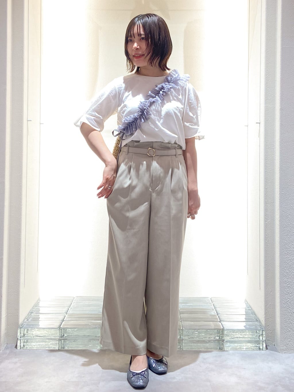 kimiさんの「index｜《8色展開／XS-LLサイズ》タックパフスリーブブラウス【洗濯機洗い可／吸水速乾／防シワ／抗ピル】」を使ったコーディネート