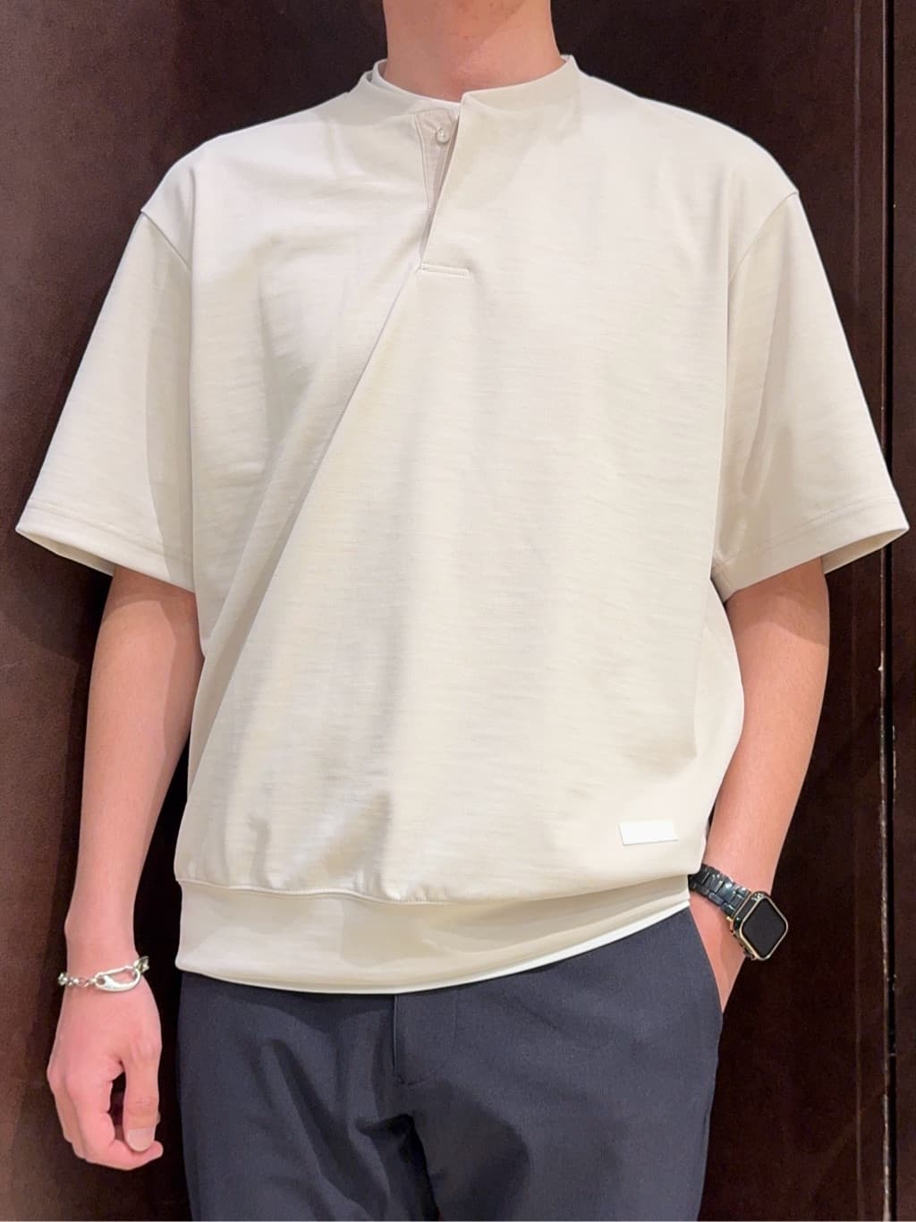 shuheiさんの「TAKEO KIKUCHI｜◆サイドゴアウエスト ストレートパンツ」を使ったコーディネート