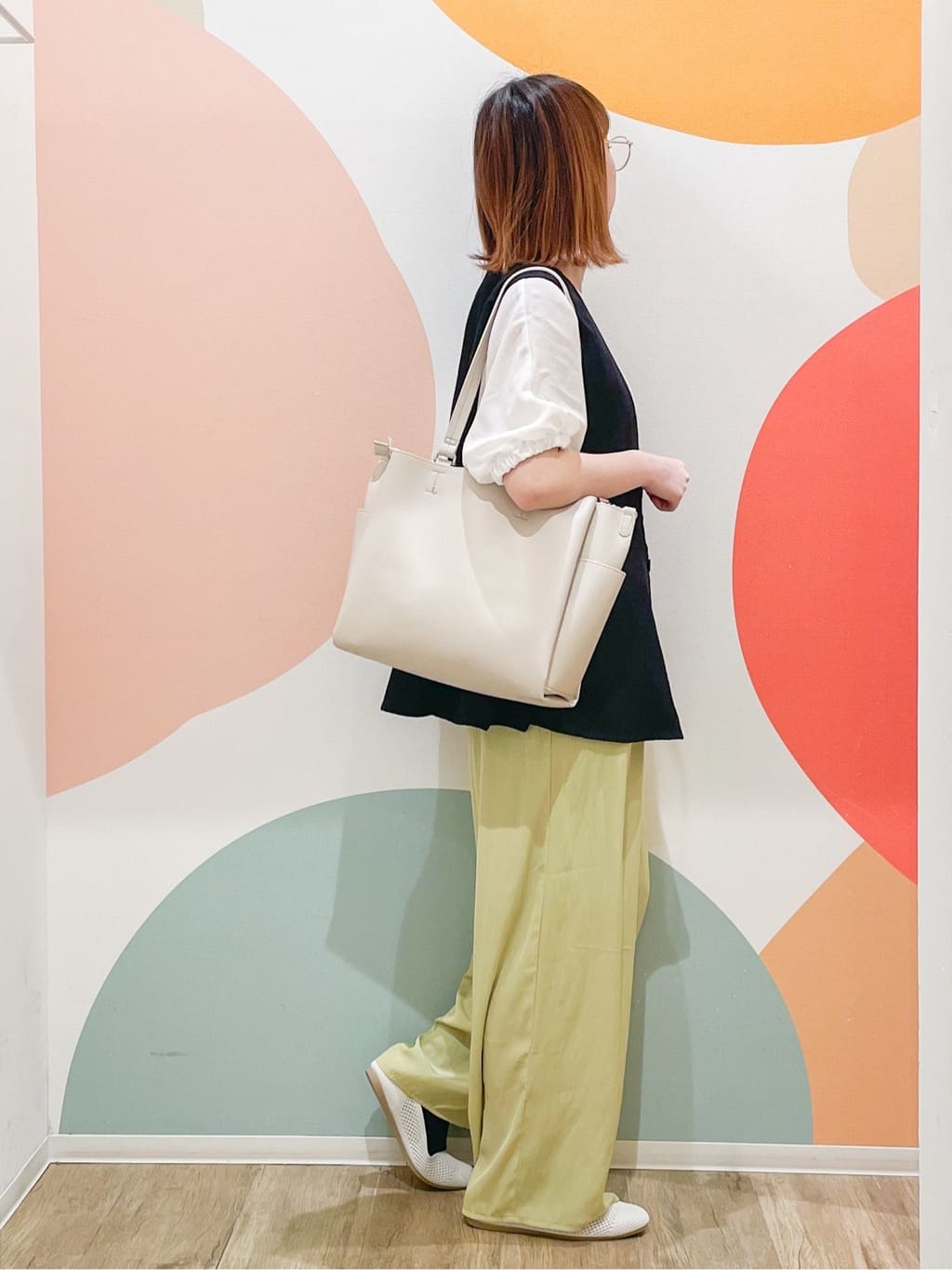 とまとさんの「SHOO･LA･RUE｜◆【洗える】透かし編みニットパンプス」を使ったコーディネート