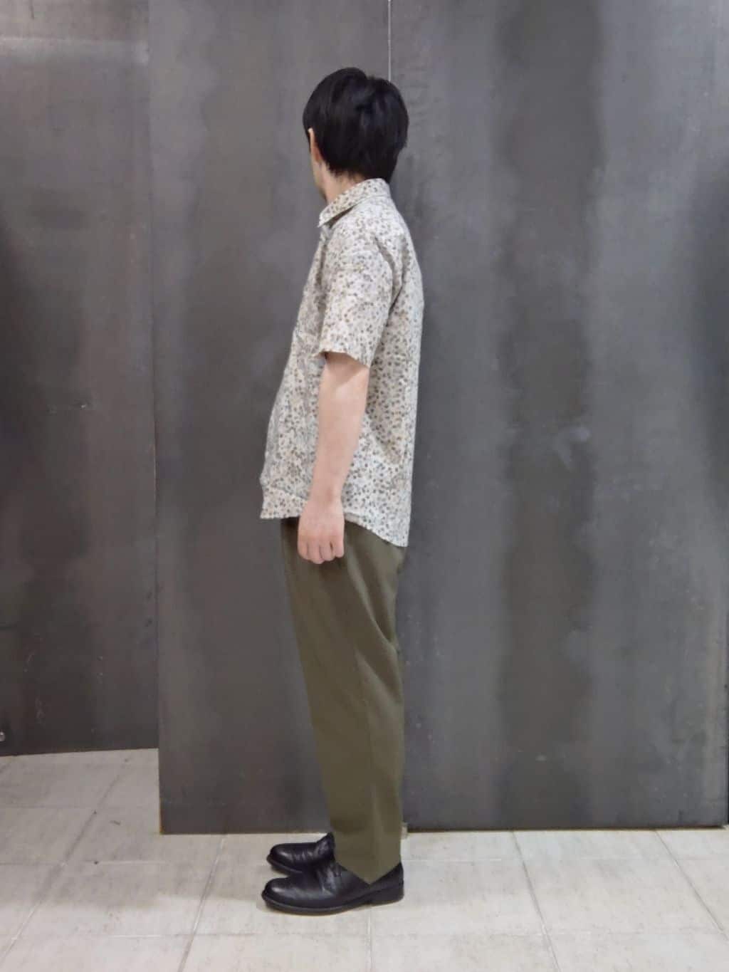 shiominさんの「TAKEO KIKUCHI｜【抗菌防臭】COOL DOTS（R）ドビープリント ジャケット」を使ったコーディネート