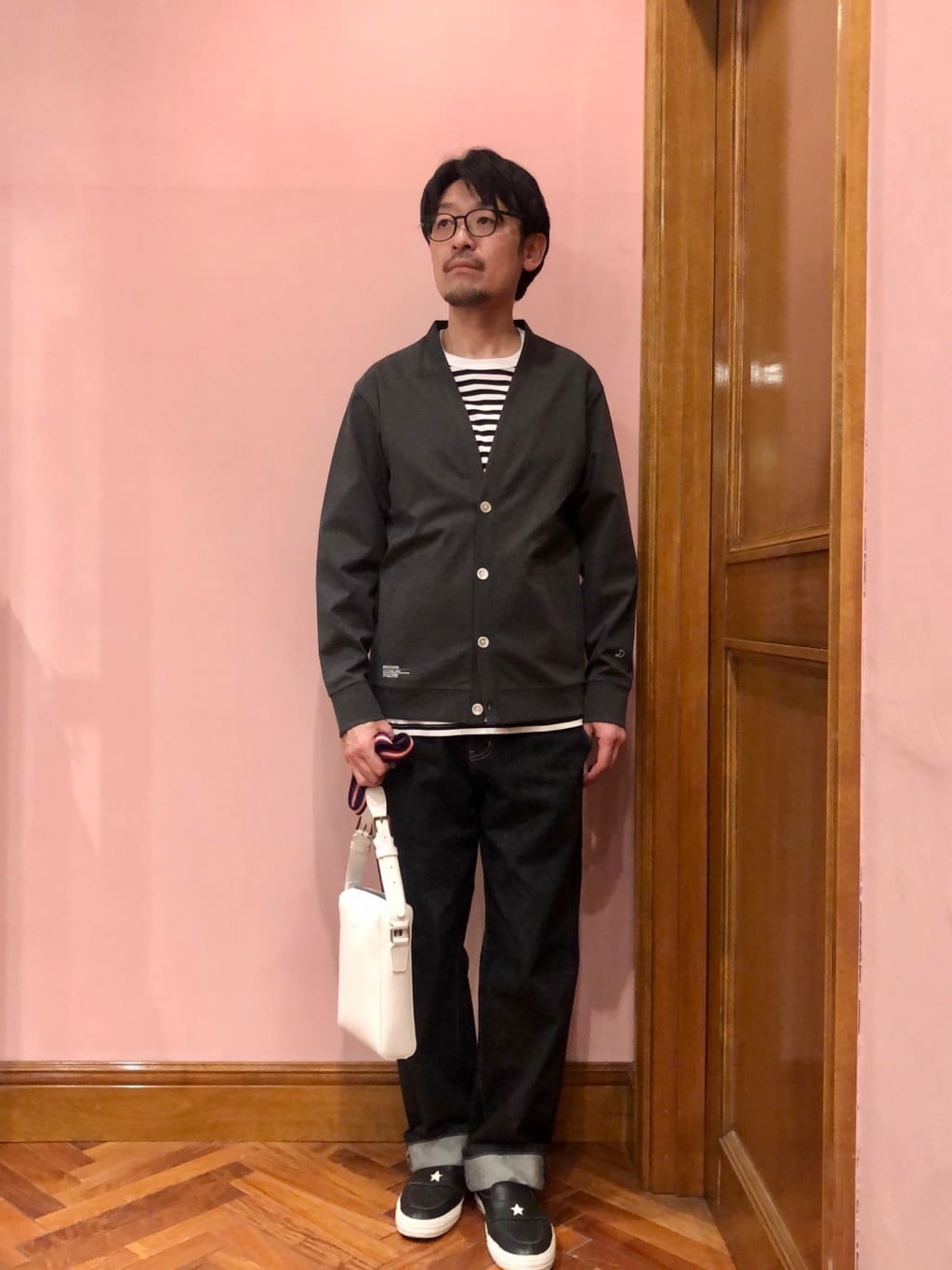 OKJさんの「DRESSTERIOR｜【撥水仕様】シュリンクレザー ショルダーバッグ」を使ったコーディネート