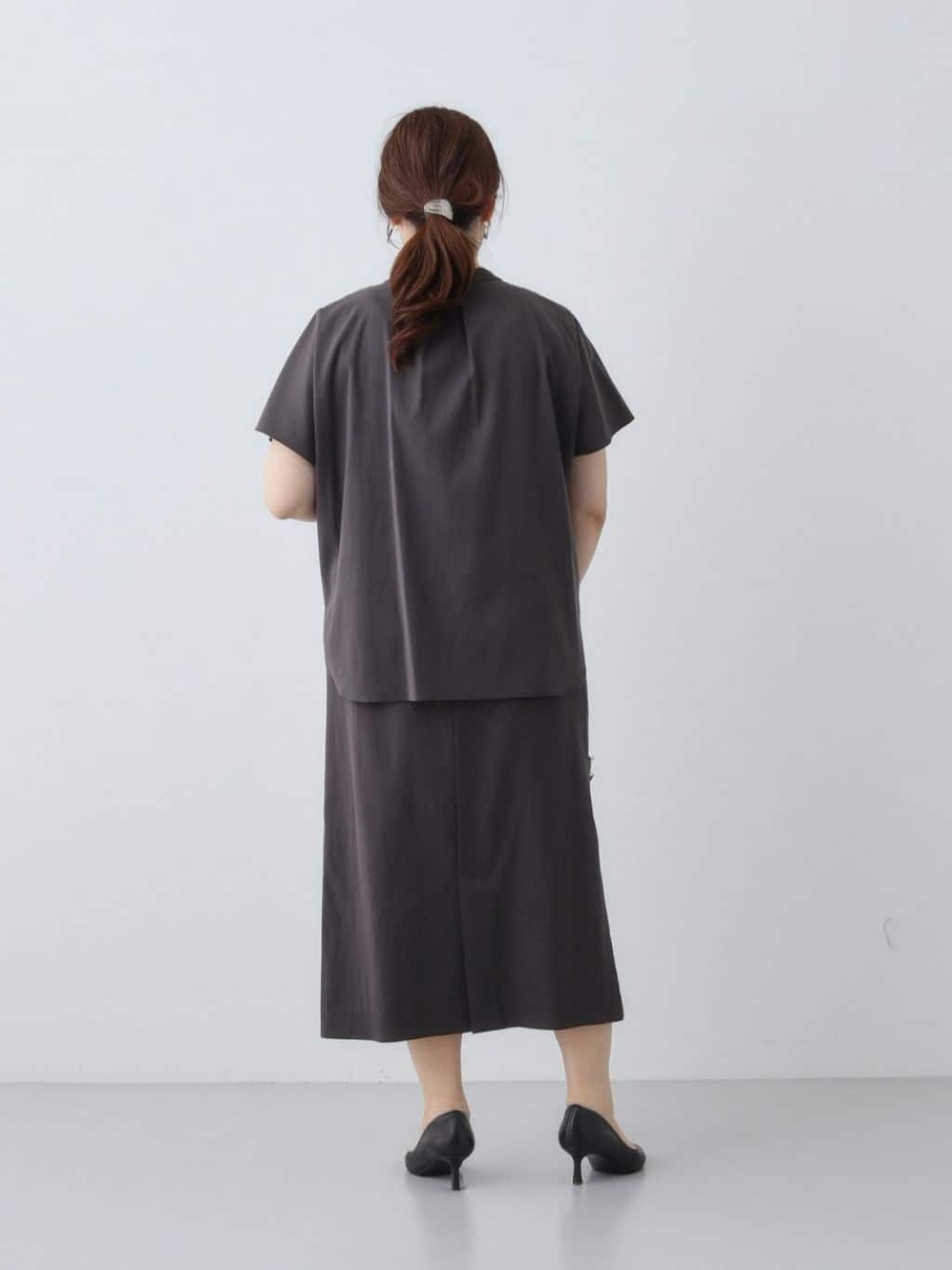 kaoさんの「INDIVI｜◆【洗える／SETUP可能/UVケア/接触冷感/日本製】バンドカラー半袖ブラウス」を使ったコーディネート