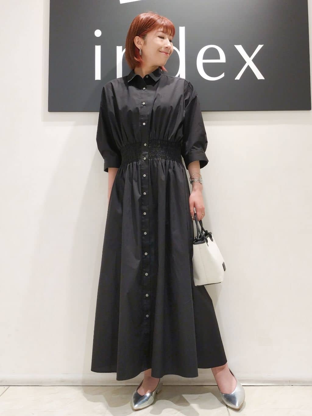 n.さんの「index｜◆《5色展開》フィット＆フレアシャツワンピース【洗濯機洗い可】」を使ったコーディネート