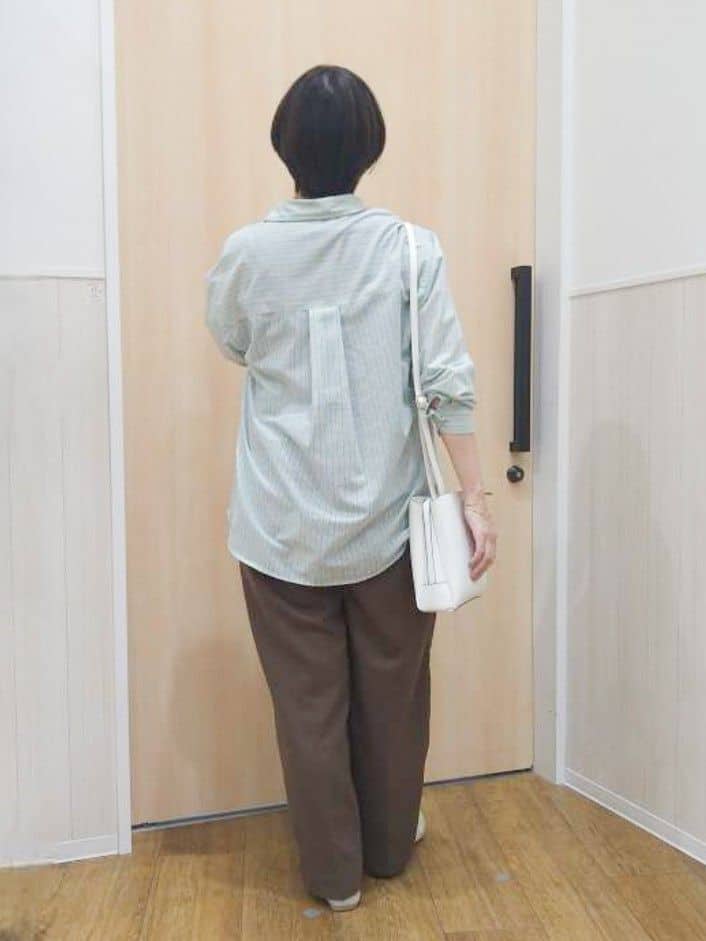 たぐちゃんさんの「SHOO･LA･RUE｜◆【洗える/S-LL/UV/吸水速乾】洗濯後しわになりにくいリネンブレンドシャツ」を使ったコーディネート