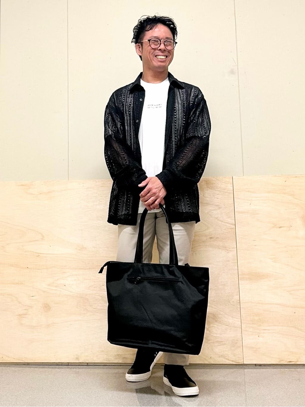 KENJI Iさんの「THE SHOP TK｜【オールシーズン穿ける！】7DAYSストレッチへリンボンパンツ　ON&hArr;OFF兼用」を使ったコーディネート