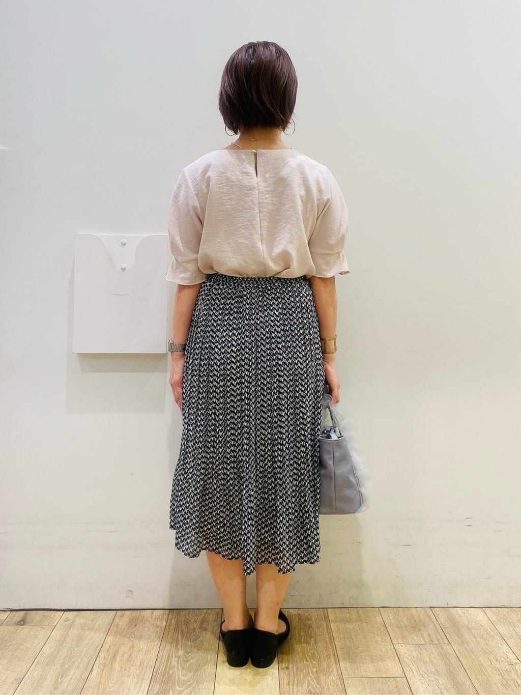 YUKOさんの「index｜《8色展開／XS-LLサイズ》タックパフスリーブブラウス【洗濯機洗い可／吸水速乾／防シワ／抗ピル】」を使ったコーディネート