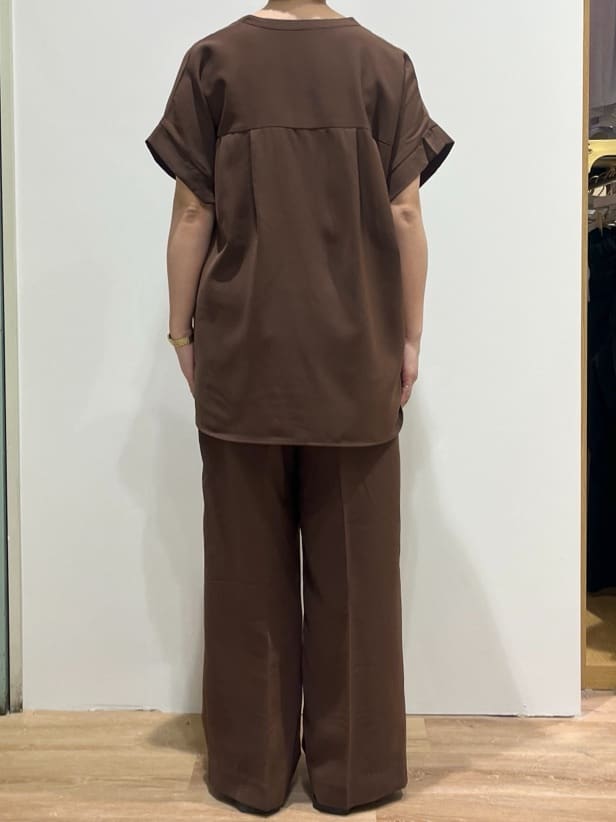 chiakiさんの「OPAQUE.CLIP｜《7色展開／SS-LLサイズ》ストレッチスキッパーブラウス／セットアップ対応【洗濯機洗い可／防シワ】」を使ったコーディネート