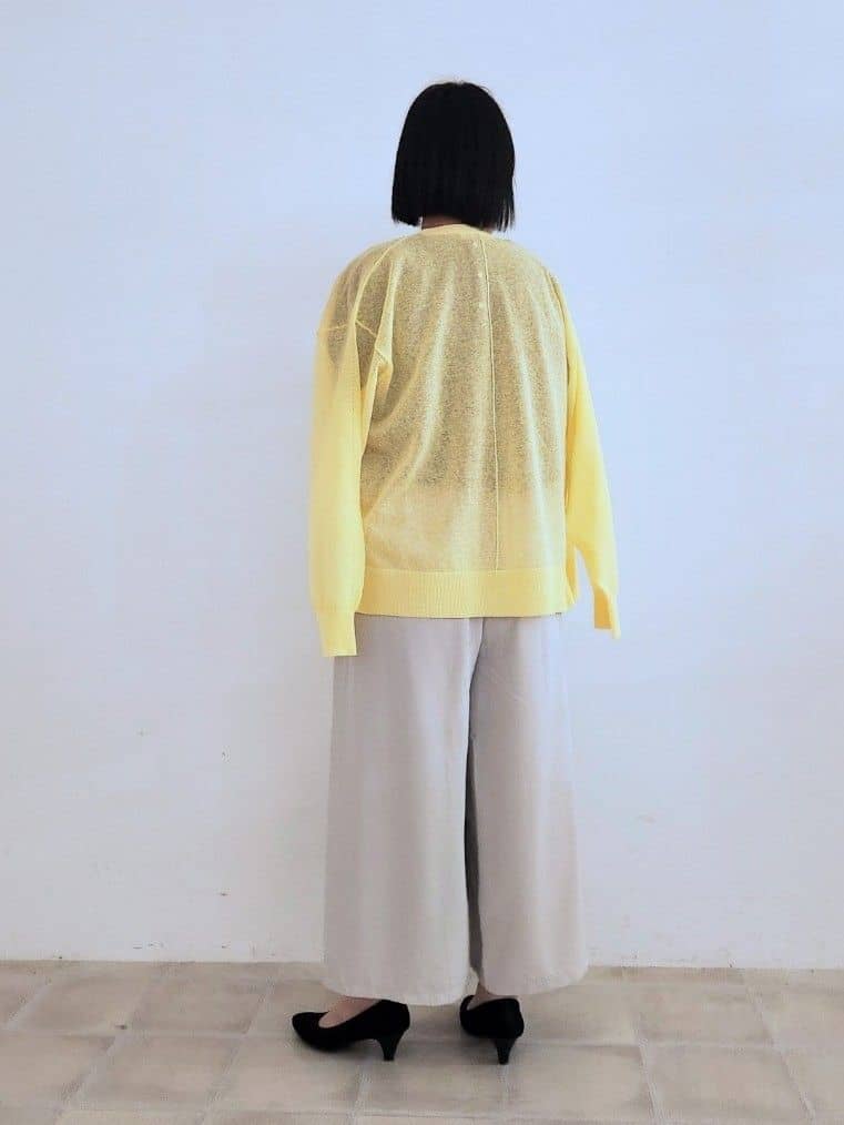 くまさんの「SHOO･LA･RUE｜【S-LL/ひんやり/UV】ぷっくりラメプリントロゴTシャツ」を使ったコーディネート