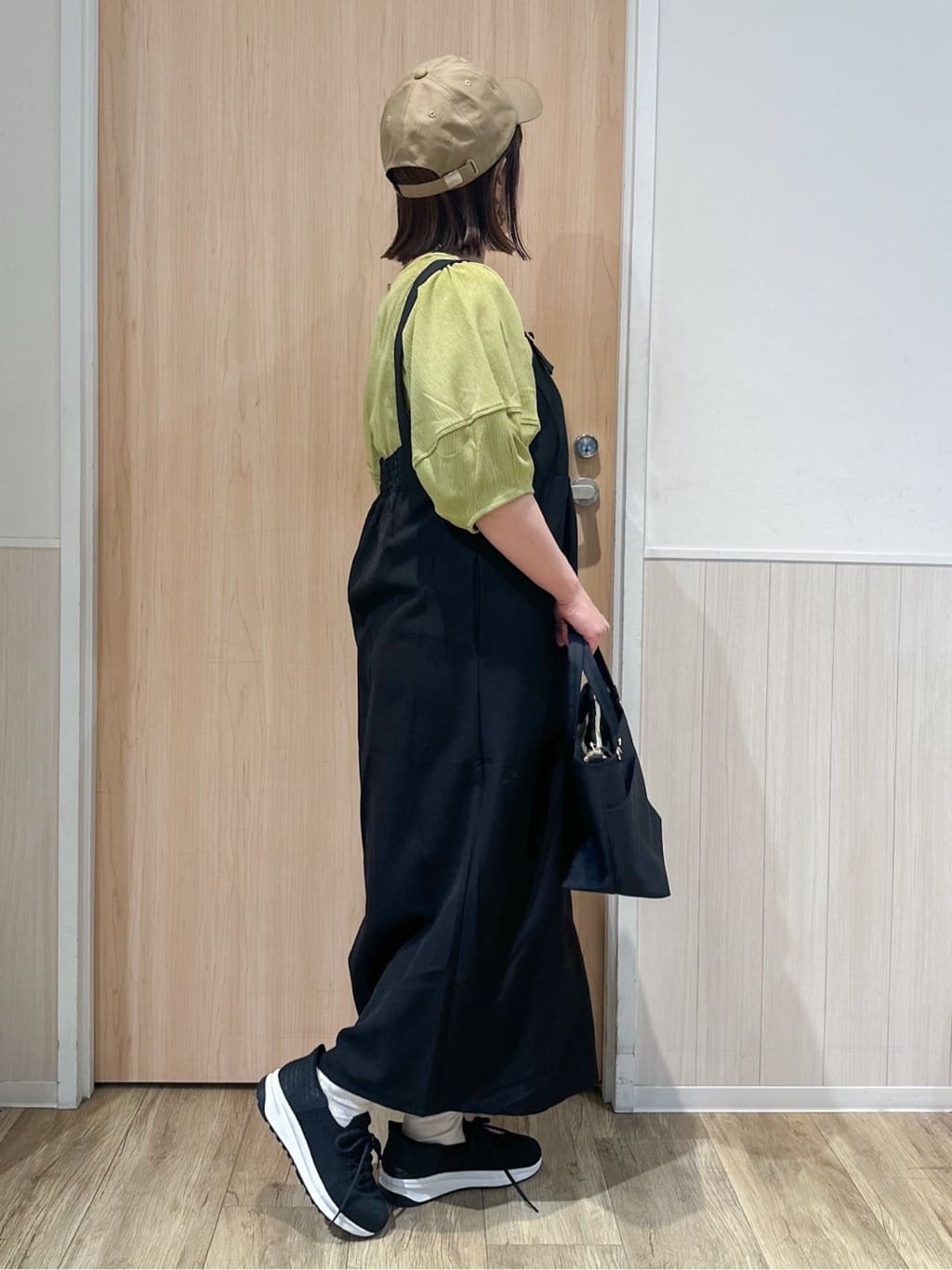 mimoさんの「SHOO･LA･RUE｜◆洗えるサッと履けるニットスニーカー」を使ったコーディネート