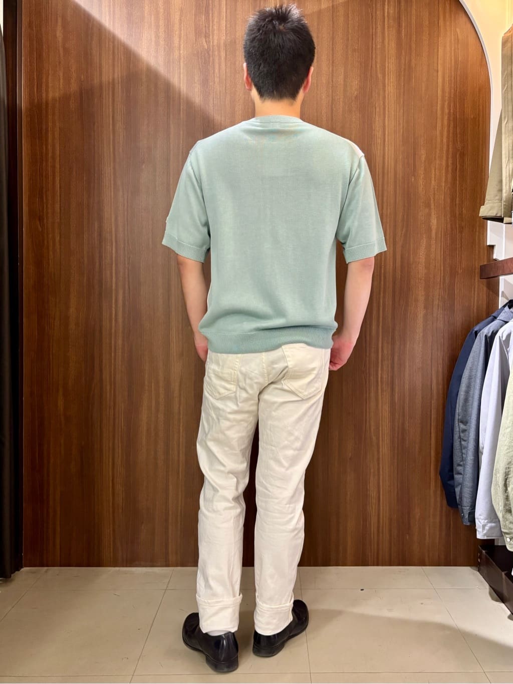 中村さんの「TAKEO KIKUCHI｜【Sサイズ～】ストレッチ デニム パンツ」を使ったコーディネート