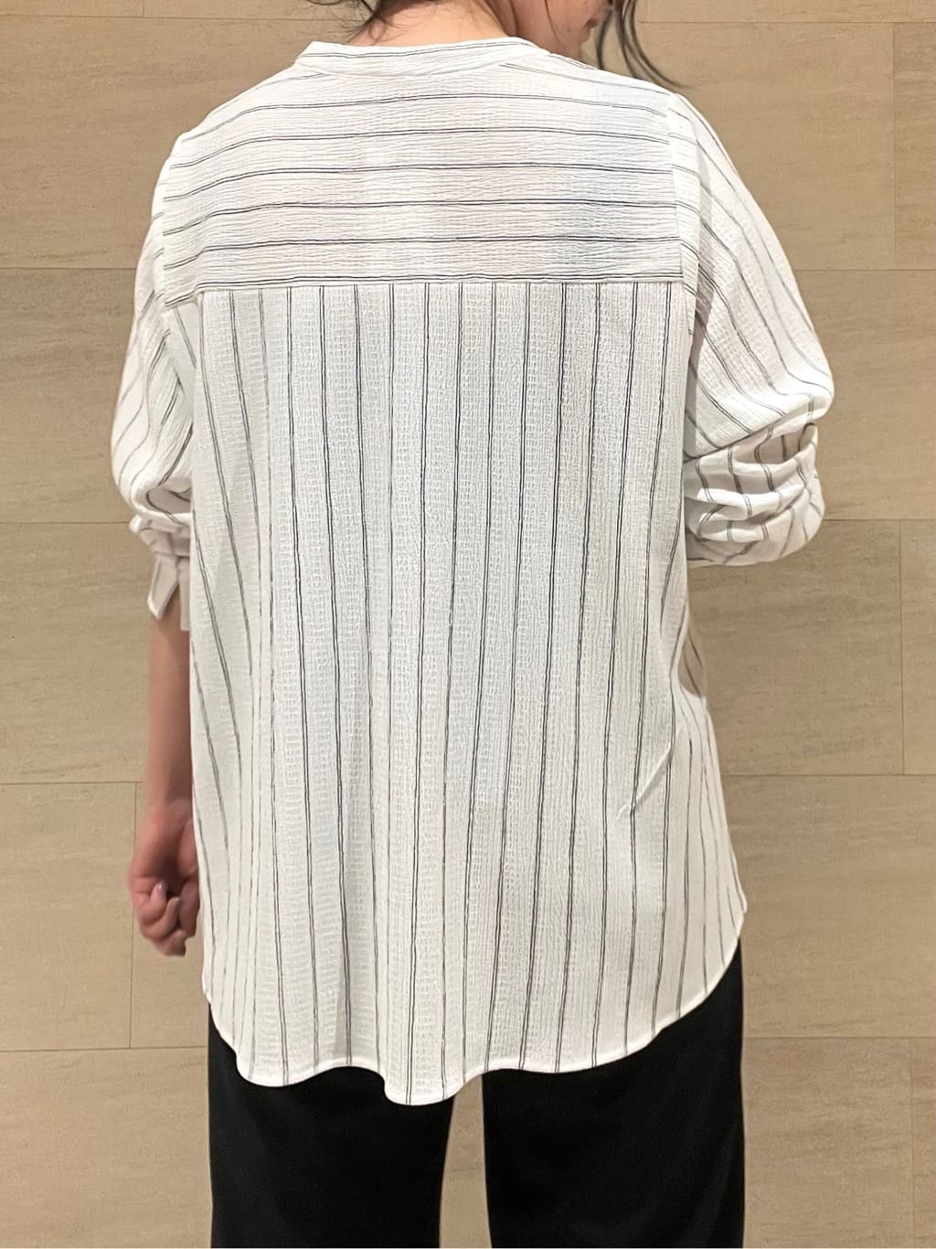 TOMOMIさんの「INDIVI｜【洗える／UVケア／スーツ】ストレッチワイドパンツ」を使ったコーディネート