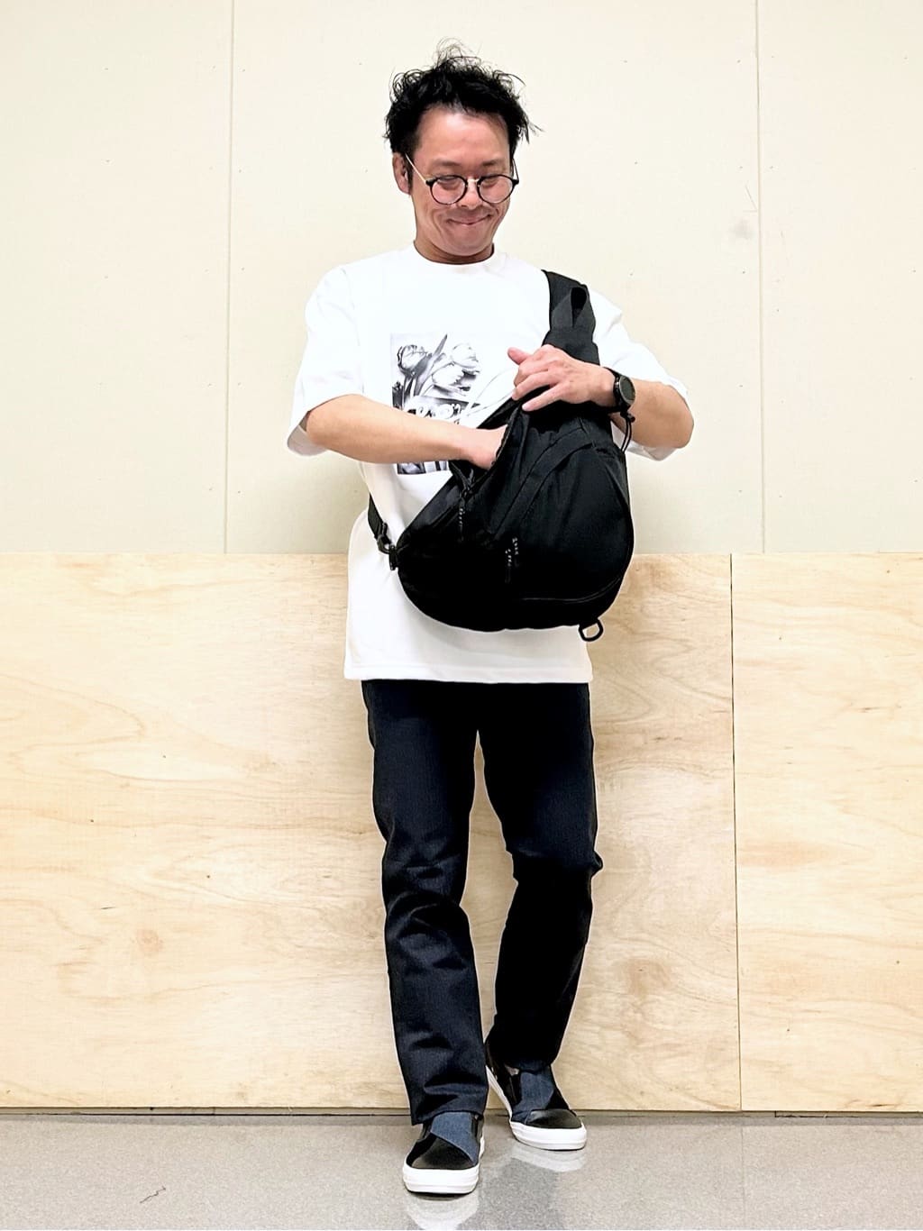 KENJI Iさんの「THE SHOP TK｜【オールシーズン穿ける！】7DAYSストレッチへリンボンパンツ　ON&hArr;OFF兼用」を使ったコーディネート