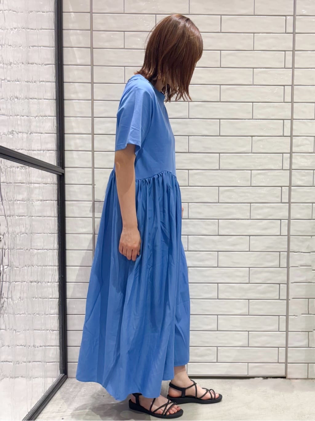 ranさんの「OPAQUE.CLIP｜◆アシメドッキングフレアワンピース【洗濯機洗い可】」を使ったコーディネート