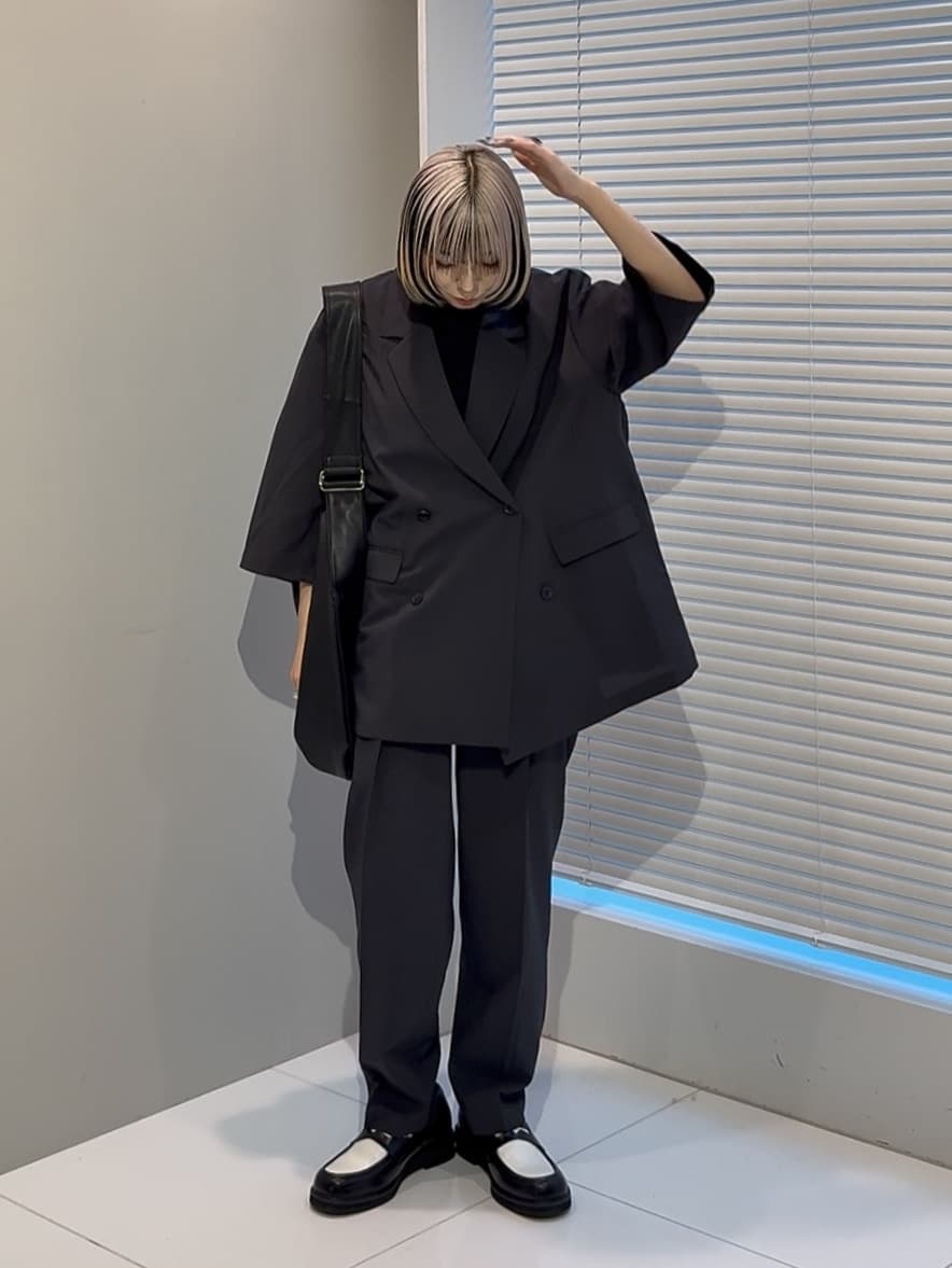 川本葵さんの「tk.TAKEO KIKUCHI｜【セットアップ 2点セット】ダブルテーラード半袖ジャケット＋スラックス」を使ったコーディネート