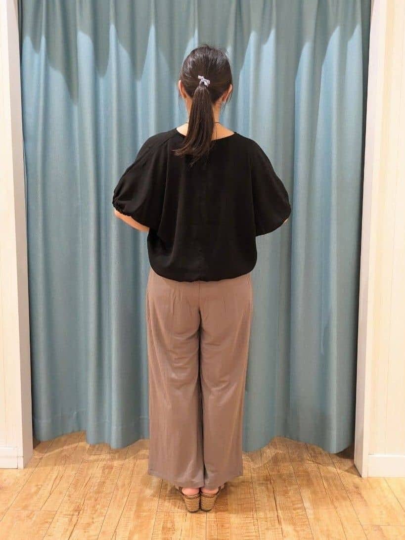 Miさんの「SHOO･LA･RUE｜◆【高レビュー/累計販売35万足突破】片手ではけるサンダル シューダル 25SS」を使ったコーディネート