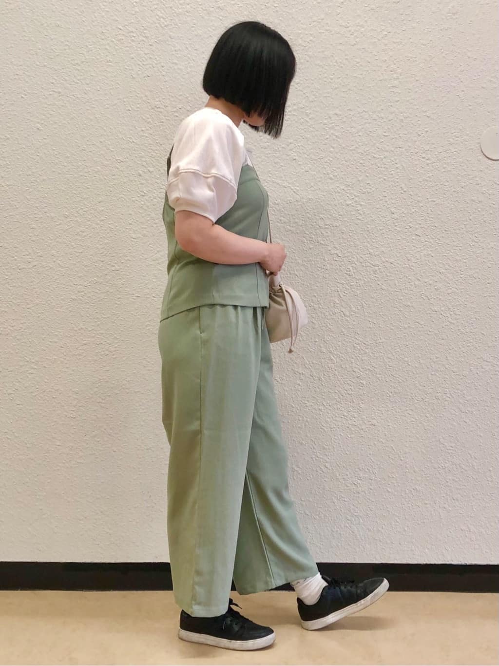 Tsuruさんの「SHOO･LA･RUE｜◆キラキラパーツ付き巾着ショルダーバッグ」を使ったコーディネート