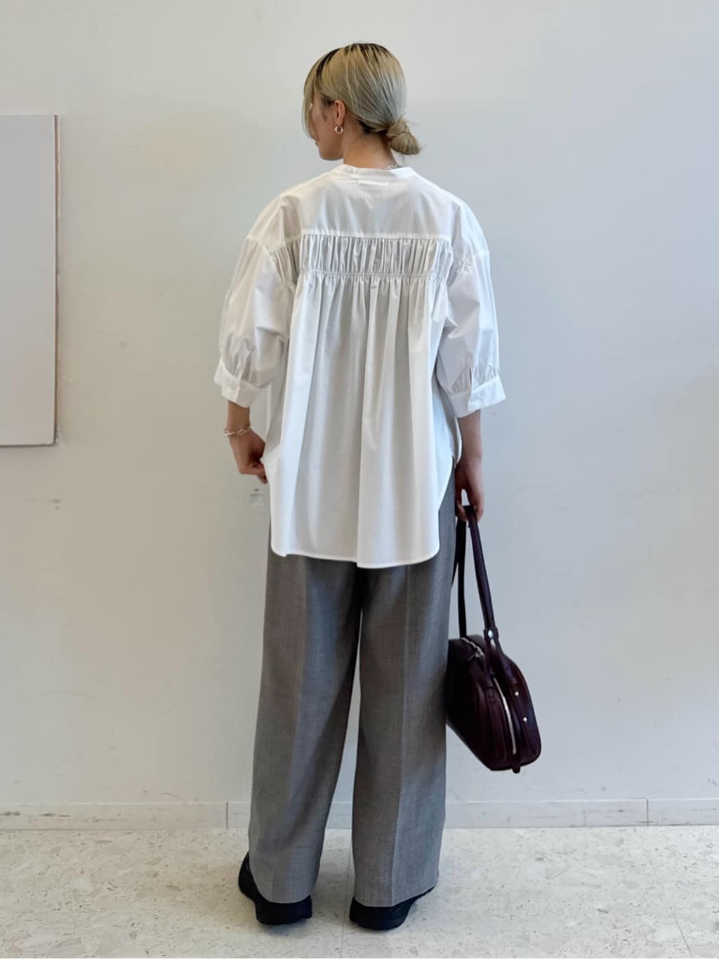 omaさんの「THE SHOP TK｜◆【体型カバー】6分袖バックシャーリングシャツ/洗える」を使ったコーディネート