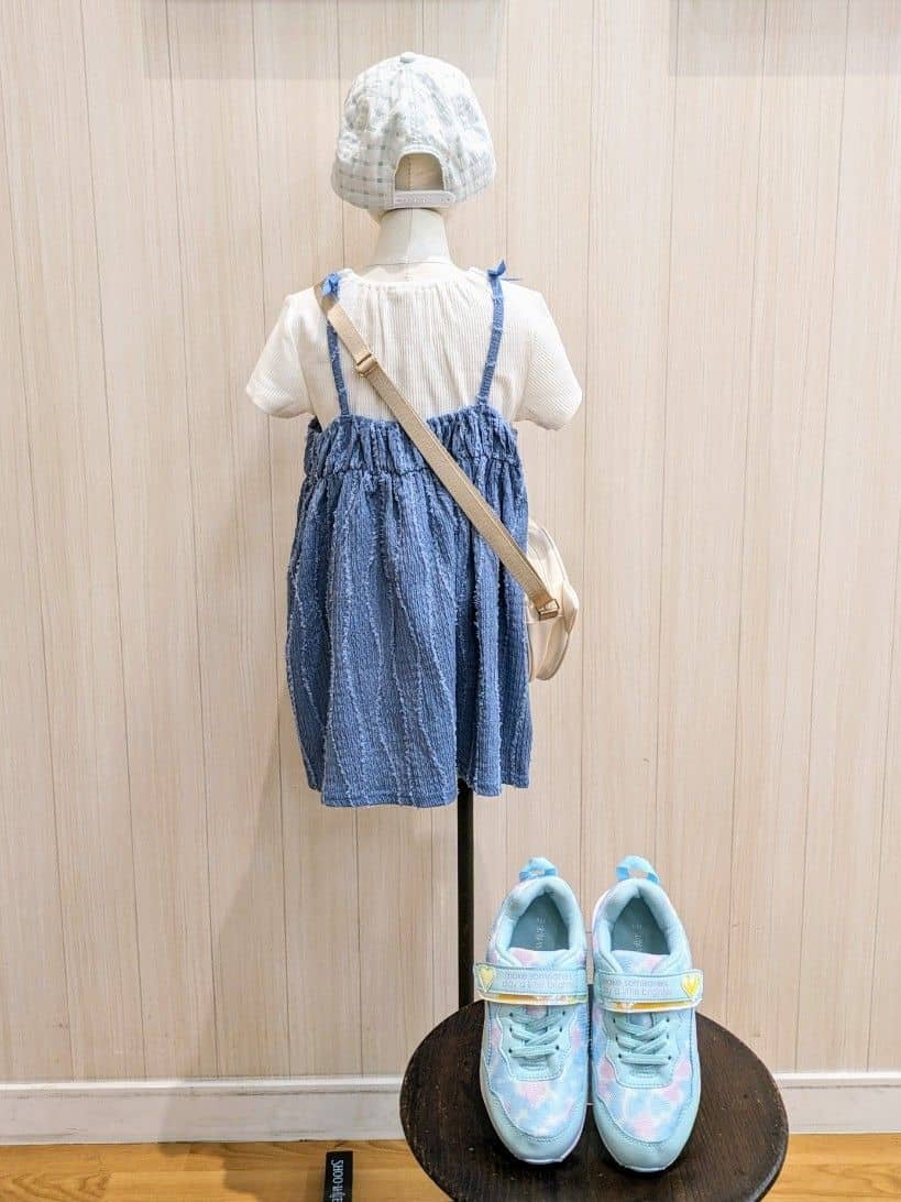 ユ（yu）さんの「SHOO･LA･RUE｜◆【100-150cm/2点セット】ポコポコの表面感が魅力 楊柳キャミチュニック＋Tシャツ」を使ったコーディネート