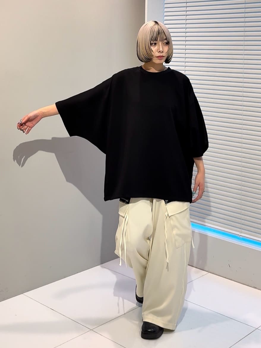 川本葵さんの「tk.TAKEO KIKUCHI｜◆マシュマロドルマンカットソー」を使ったコーディネート