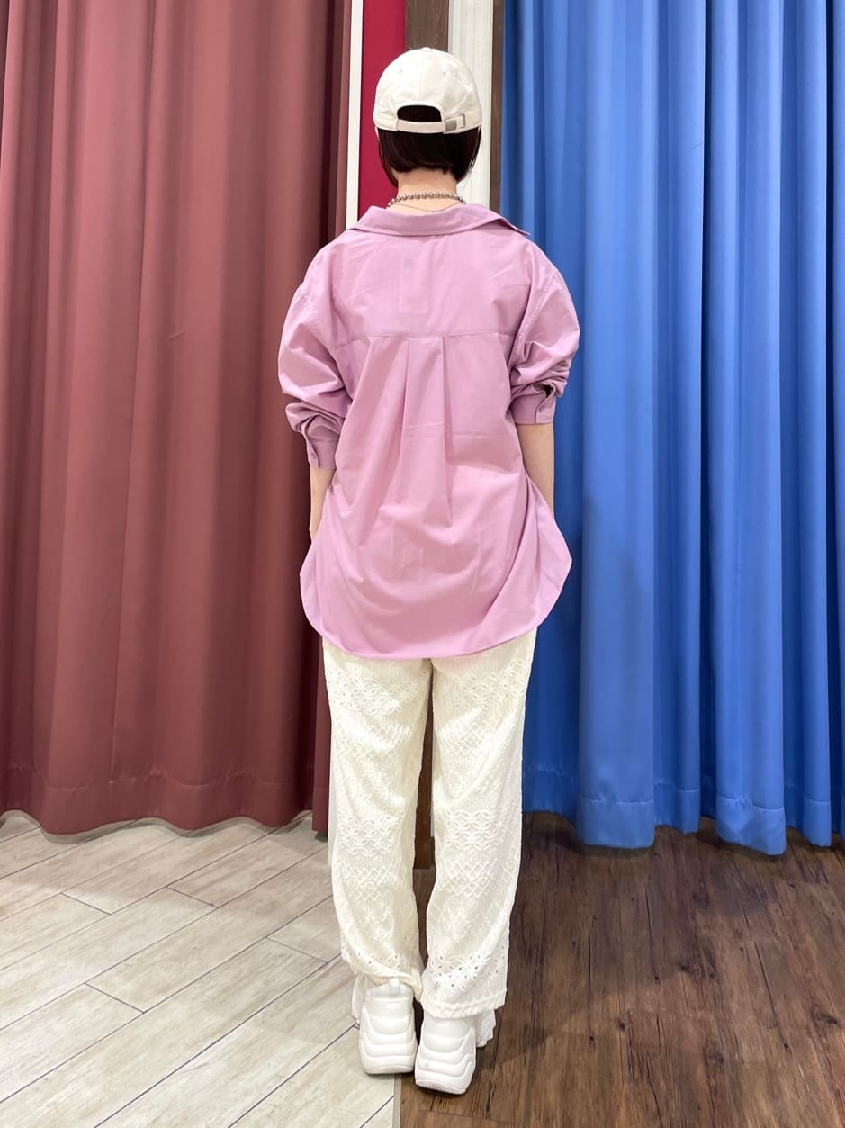 るるさんの「SHOO･LA･RUE｜◆【洗える/S-LL/UV/吸水速乾】洗濯後しわになりにくいリネンブレンドシャツ」を使ったコーディネート
