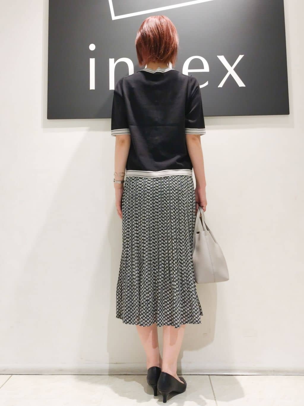 n.さんの「index｜《新色追加》着丈が選べる！プリーツフレアスカート【イージーケア／防シワ／洗濯機洗い可】」を使ったコーディネート