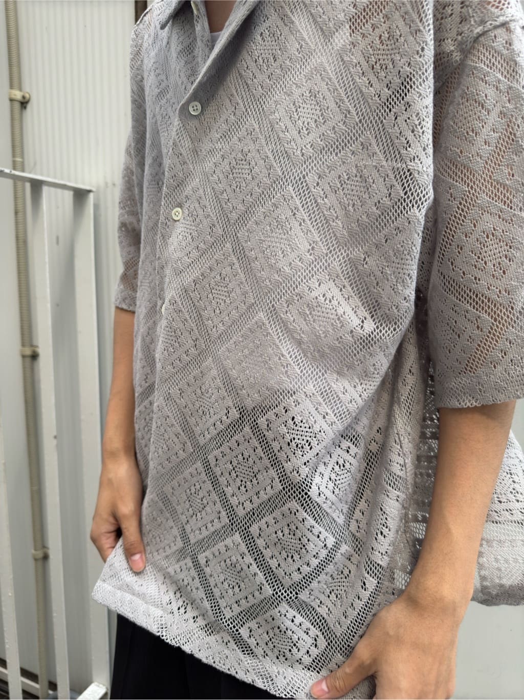simさんの「tk.TAKEO KIKUCHI｜◆片染めレースシャツ」を使ったコーディネート