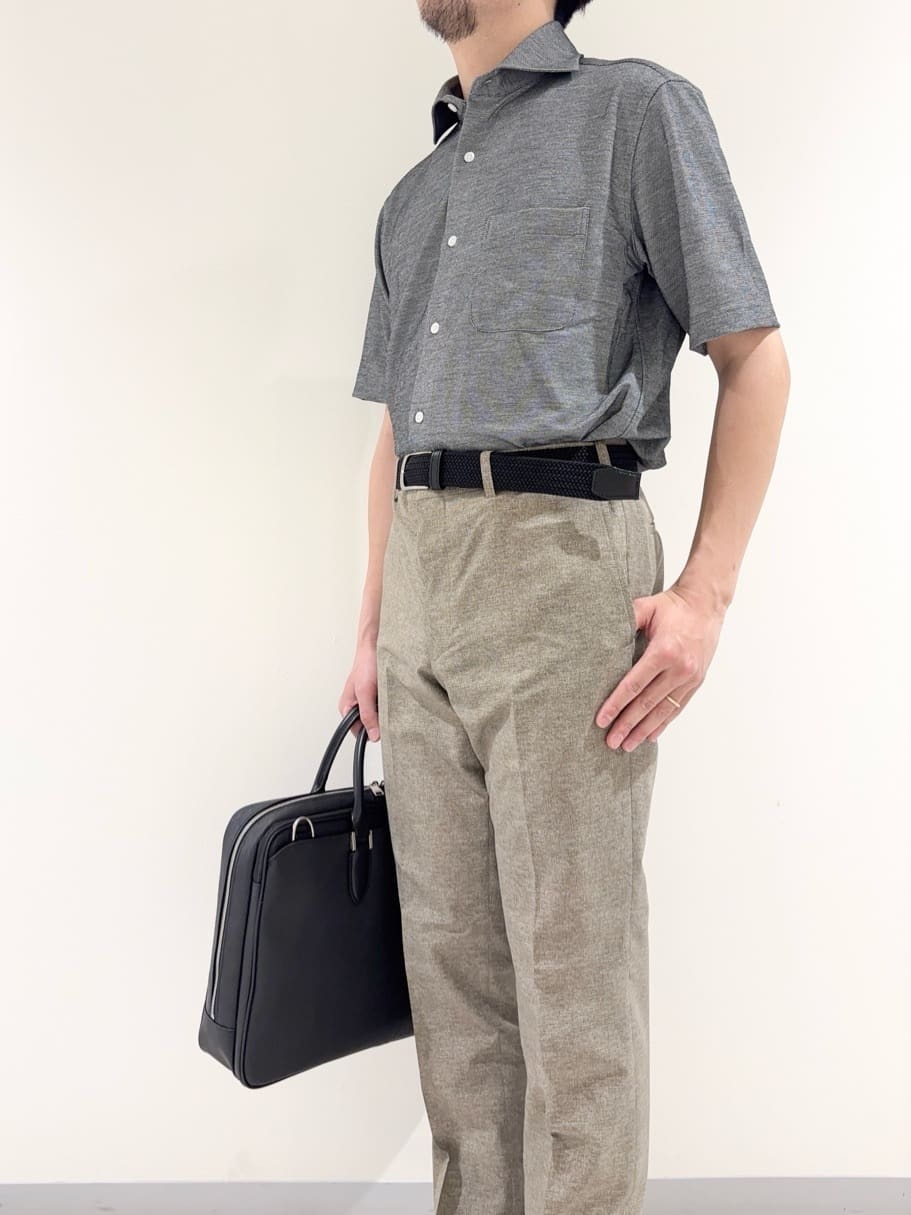 及川さんの「TAKEO KIKUCHI｜【抗菌防臭】COOL DOTS（R）ドビープリント パンツ」を使ったコーディネート