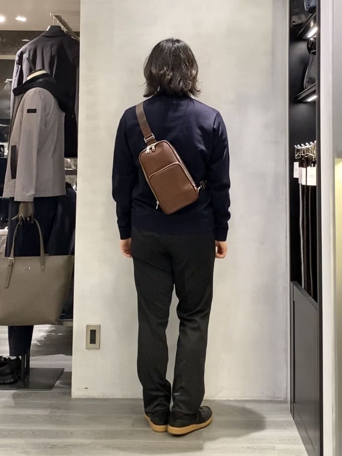 nishiさんの「TAKEO KIKUCHI｜【ONOFF対応】TRダブルニット ストレッチパンツ」を使ったコーディネート