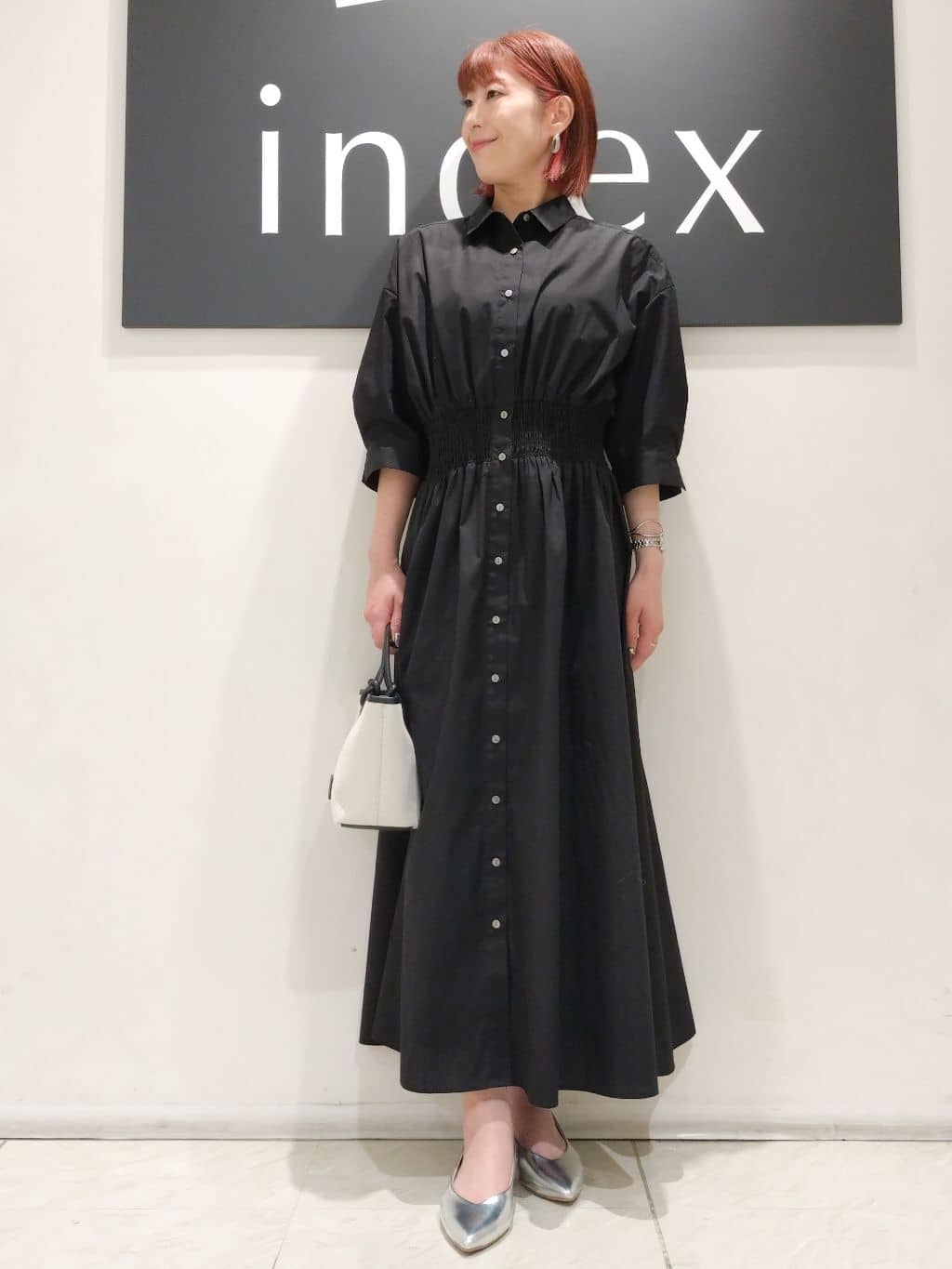 n.さんの「index｜◆《5色展開》フィット＆フレアシャツワンピース【洗濯機洗い可】」を使ったコーディネート