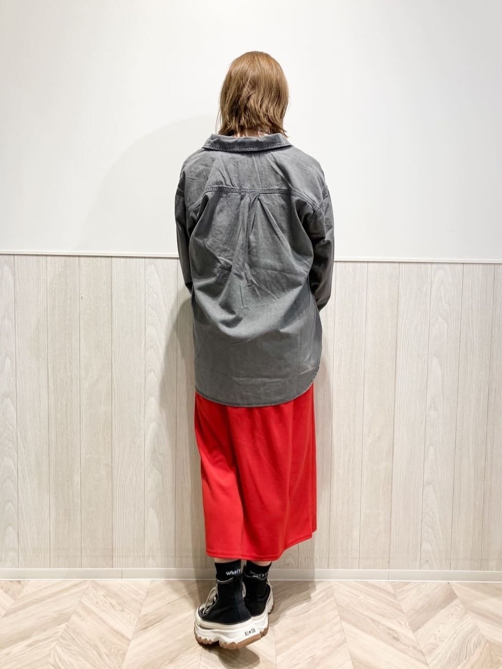 shokoさんの「SHOO･LA･RUE｜◆【洗える/S-LL】一枚でもレイヤードでも グラフィック長袖Tシャツ」を使ったコーディネート