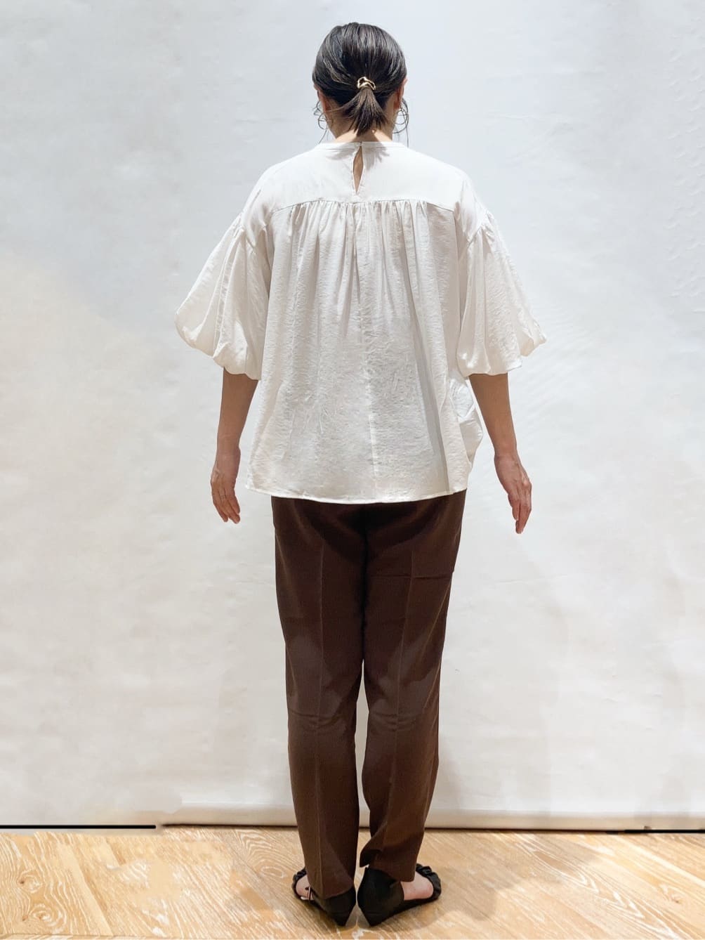 Shihoさんの「OPAQUE.CLIP｜◆バルーンスリーブブラウス【洗濯機洗い可】」を使ったコーディネート