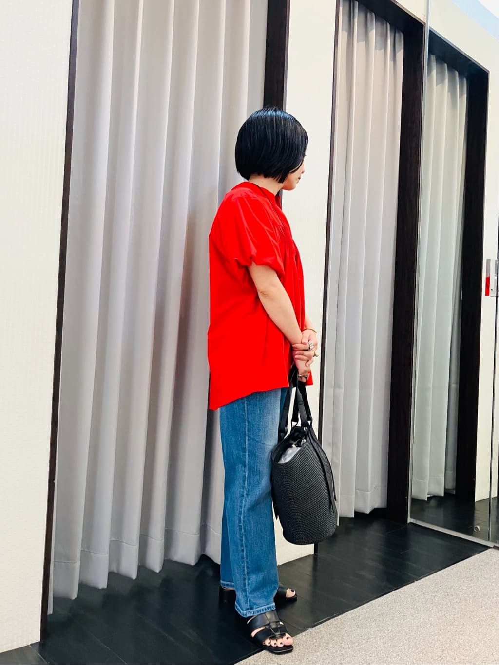 AYAさんの「INDIVI｜【褒められデニム】スリムストレート デニムパンツ」を使ったコーディネート