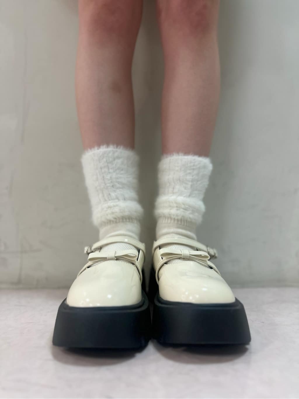 ayakaさんの「ESPERANZA｜厚底 リボン付きダブルストラップパンプス」を使ったコーディネート