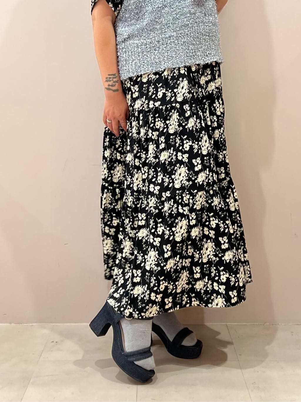 TAKAさんの「ESPERANZA｜アンクルベルトサンダル」を使ったコーディネート
