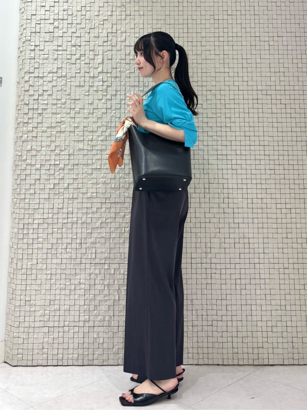ibukiさんの「INDIVI｜【褒められパンツ／洗える／ウエストゴム】ワイドタックパンツ」を使ったコーディネート