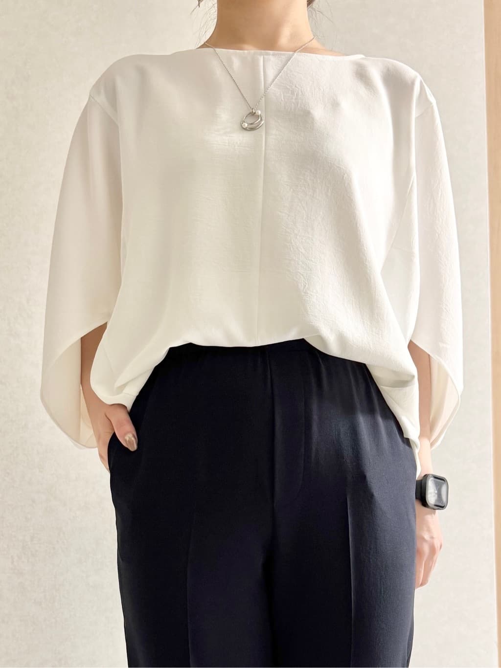 sayuさんの「UNTITLED｜◆【セットアップ可/接触冷感/イージーケア/体型カバー】リラクミスト モモンガブラウス」を使ったコーディネート