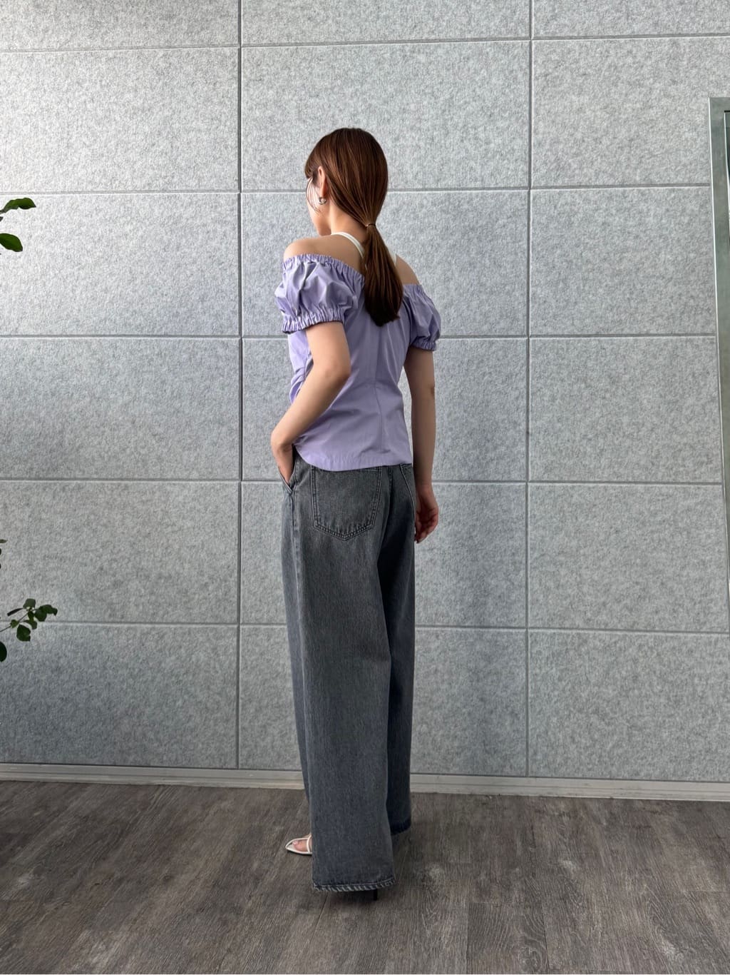 designer yukaさんの「CODE A｜sporty gathered blouse」を使ったコーディネート