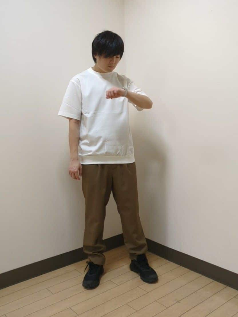 あきやまさんの「TAKEO KIKUCHI｜【抗菌防臭／5サイズ展開】ハイゲージポンチ Tシャツ」を使ったコーディネート