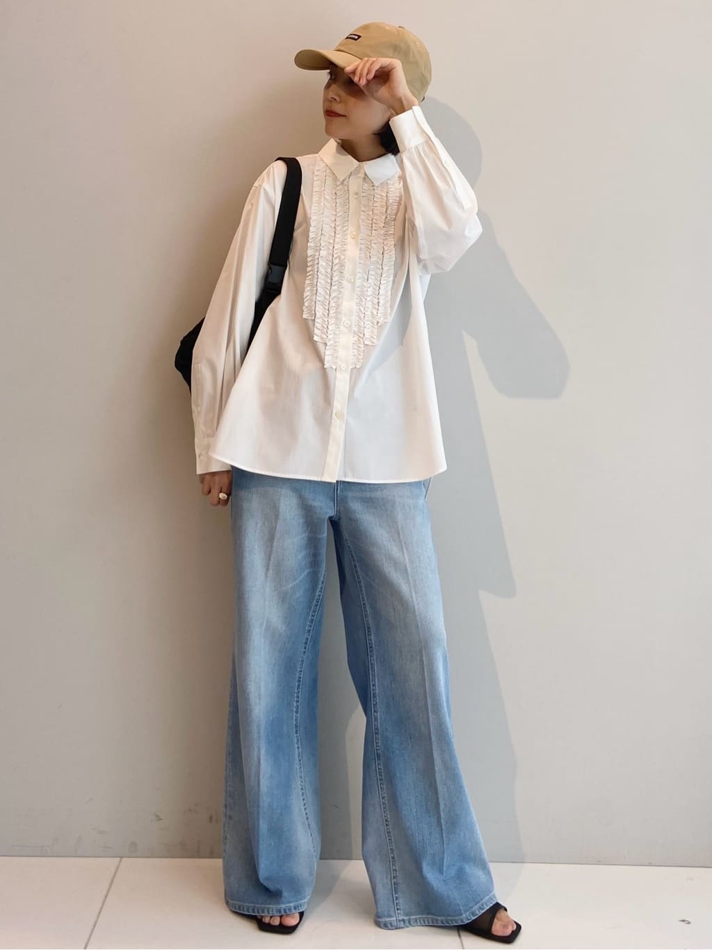 AYAさんの「UNTITLED｜◆【 Healthy DENIM 】別注Turnipルーズフレアデニム」を使ったコーディネート