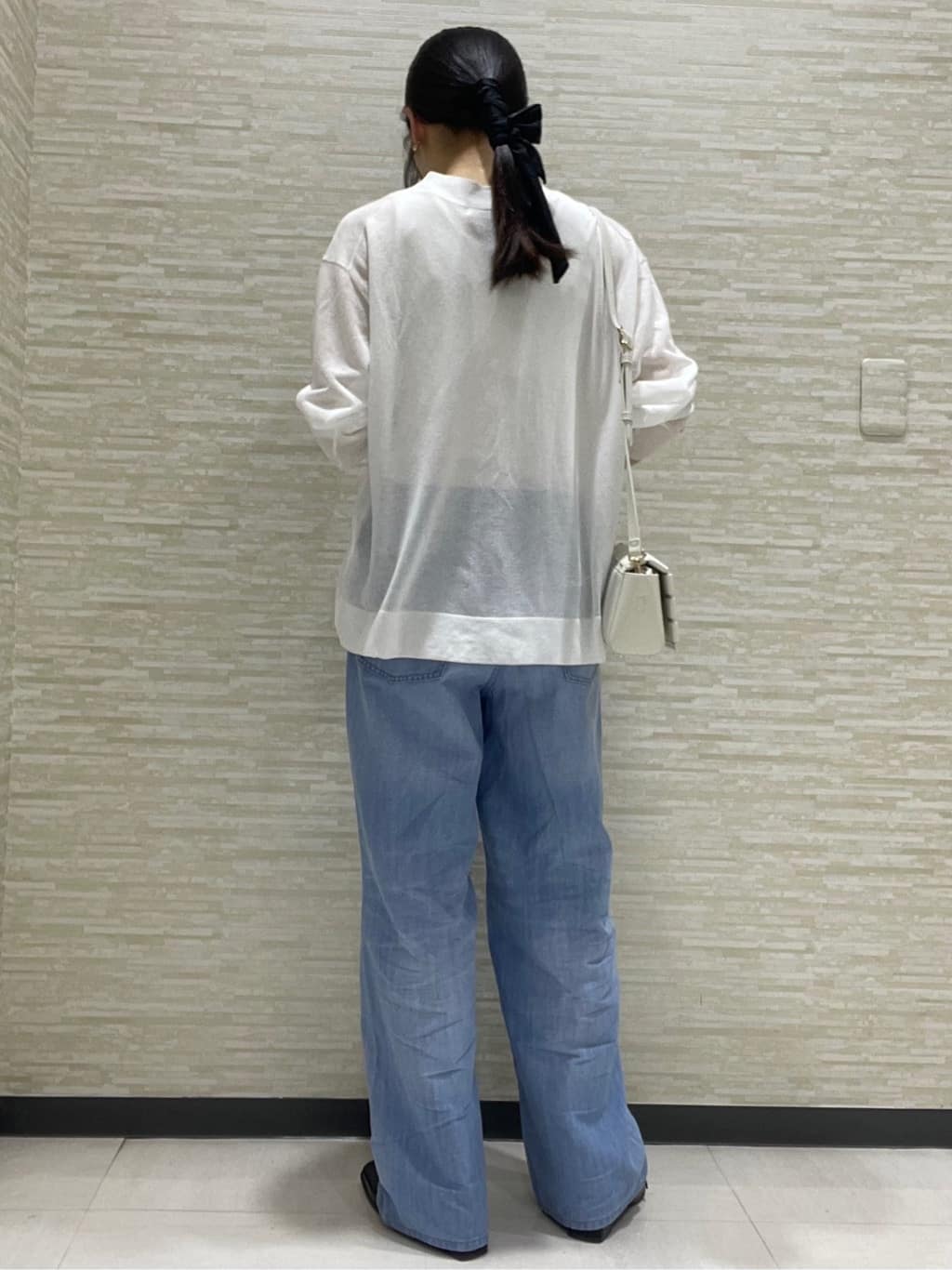 Kataさんの「UNTITLED｜◆【TORRAZZO DONNA】シースルーラメカーディガン」を使ったコーディネート