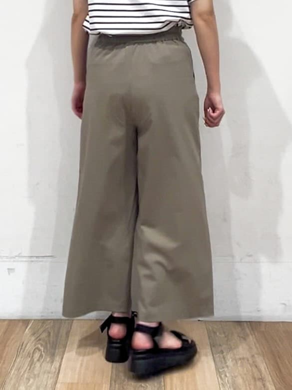 山さんさんの「grove｜サマーハイパーストレッチワイドパンツ」を使ったコーディネート