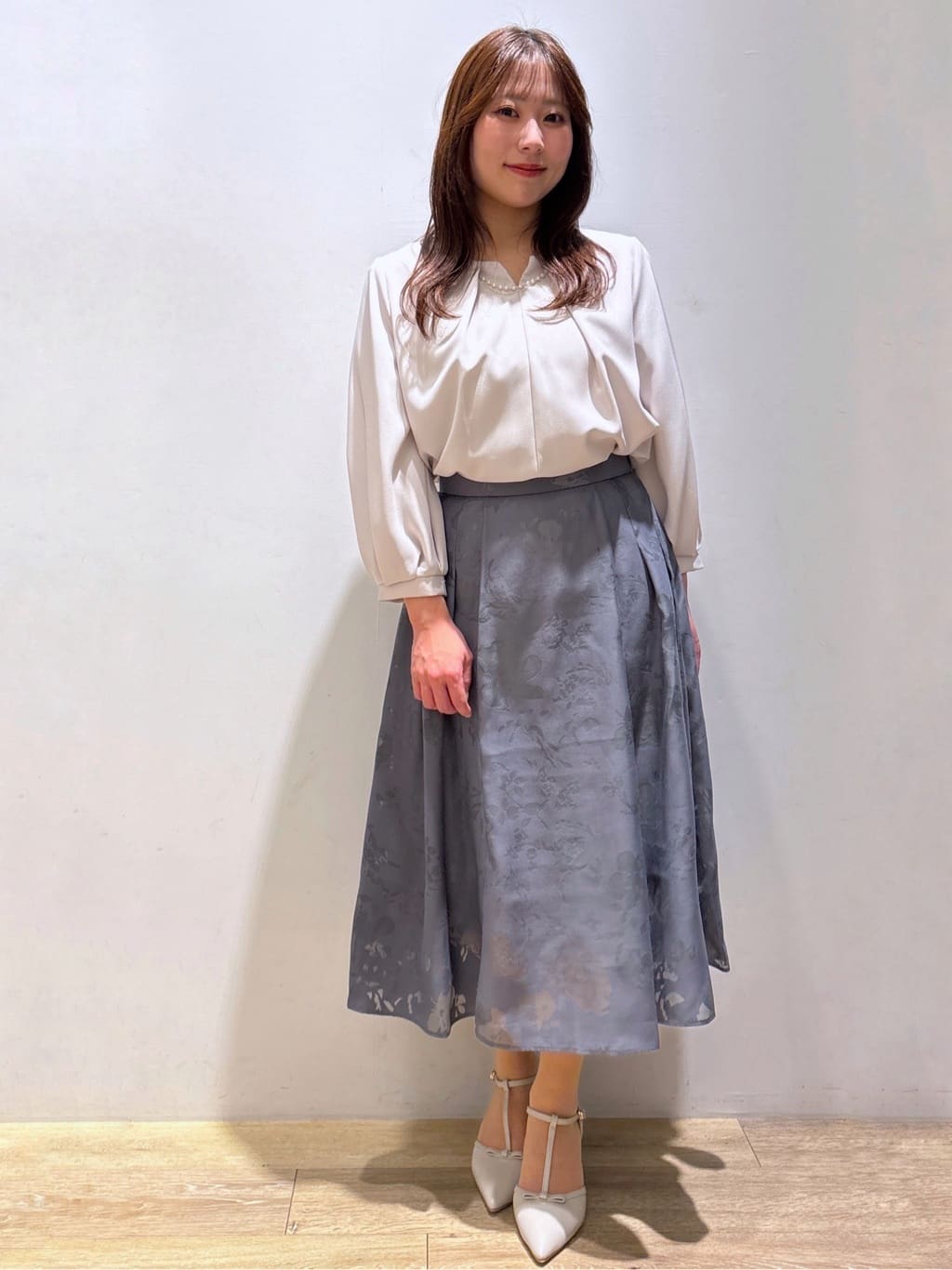 さやかさんの「index｜◆2WAYキーネックタックブラウス【洗濯機洗い可／防シワ】」を使ったコーディネート