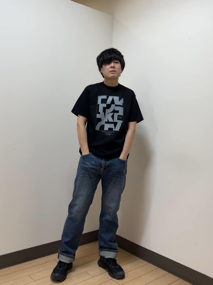 あきやまさんの「TAKEO KIKUCHI｜【モンスターストレッチ】日本製 ウォッシュド デニムパンツ」を使ったコーディネート